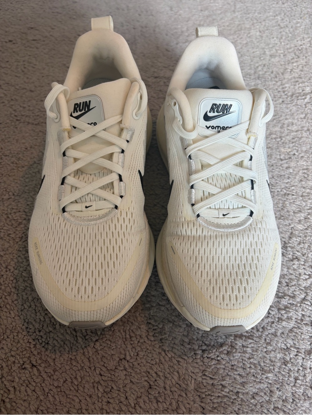 Nike Women’s Vomero 18 in Coconut